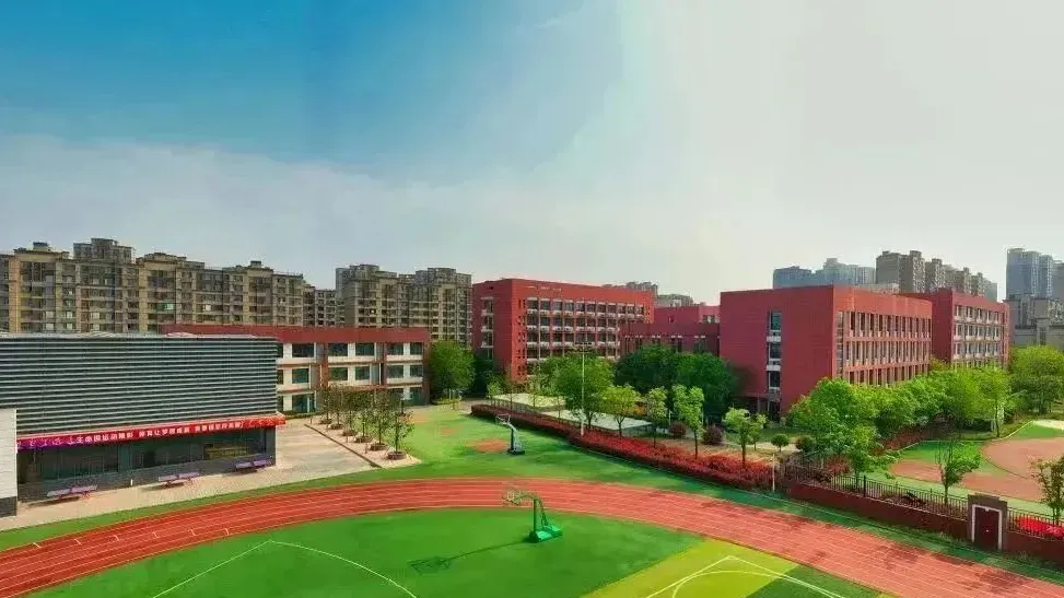 200万个高中学位来了!中考“分水岭”能否变成“立交桥”? 第1张