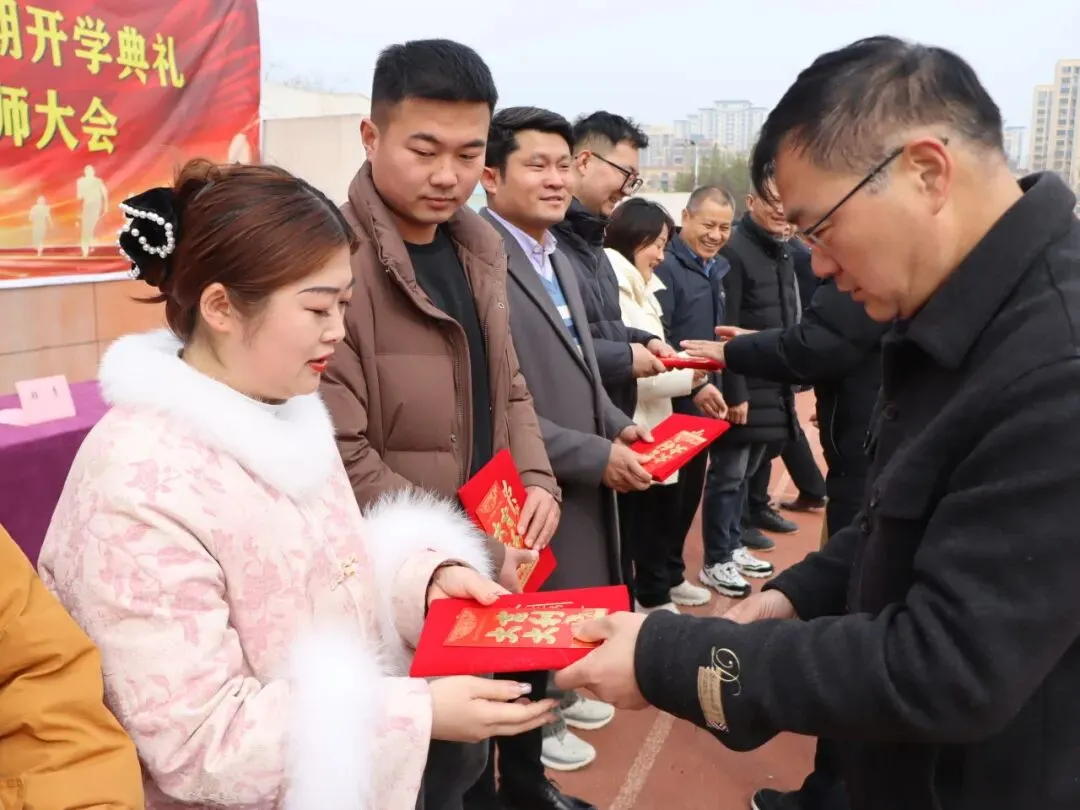 【中考百日】鹏举万里,翼展百日——凤台县永兴中学2026年春学期开学典礼暨百日冲刺动员大会圆满举行! 第35张