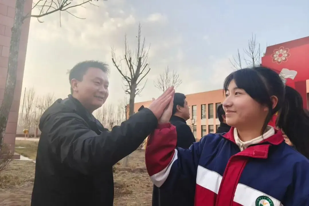 乘风破浪,决战百日——我校隆重举行决胜中考百日誓师大会 第53张