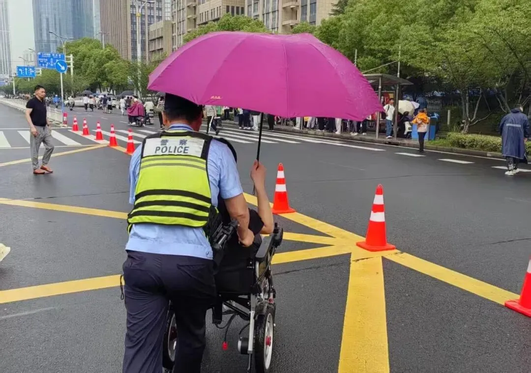 中考首日,南通一幕幕→ 第11张