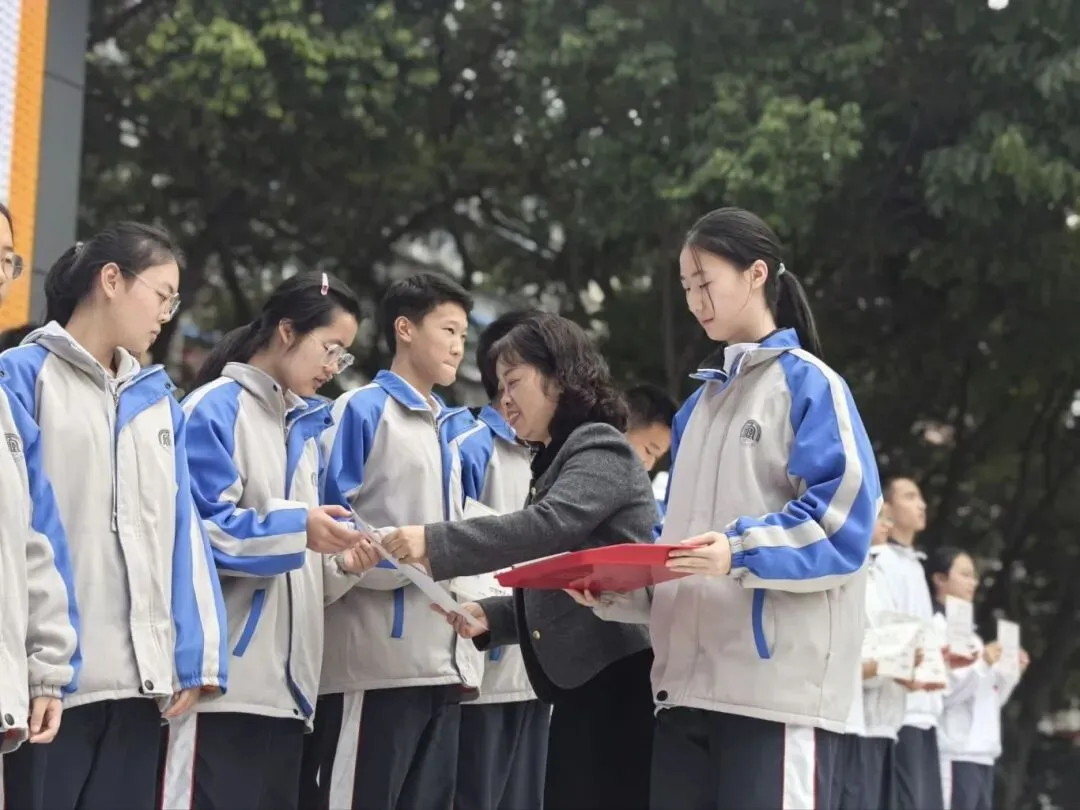以梦为马,决战中考——石室联合中学(西区)中考行动季系列活动·百日励志大会 第16张