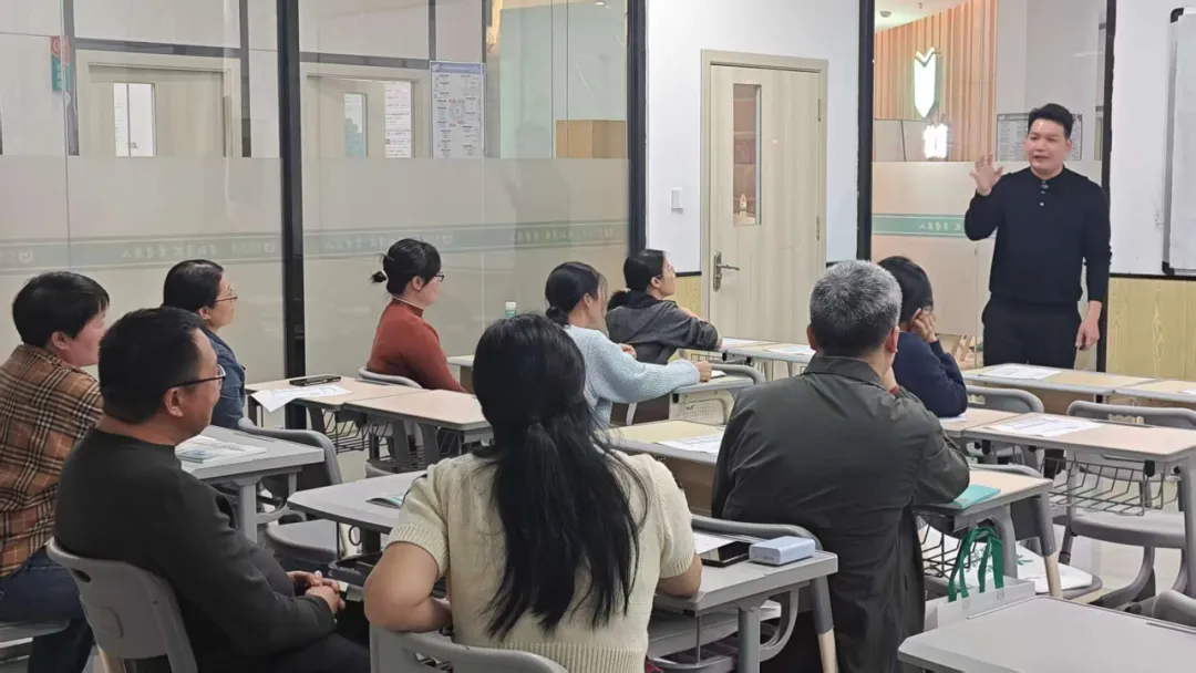 中考这场硬仗,我们陪你一起扛“中考揭秘会暨新学年规划讲座”暖心落幕 第3张