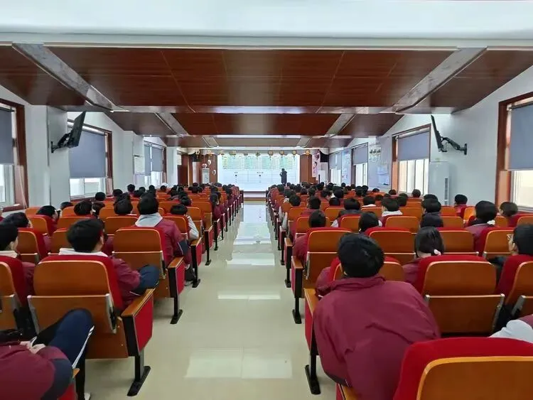 【贾汪区求知中学举行中考动员大会】----科学备考 决胜中考 第6张