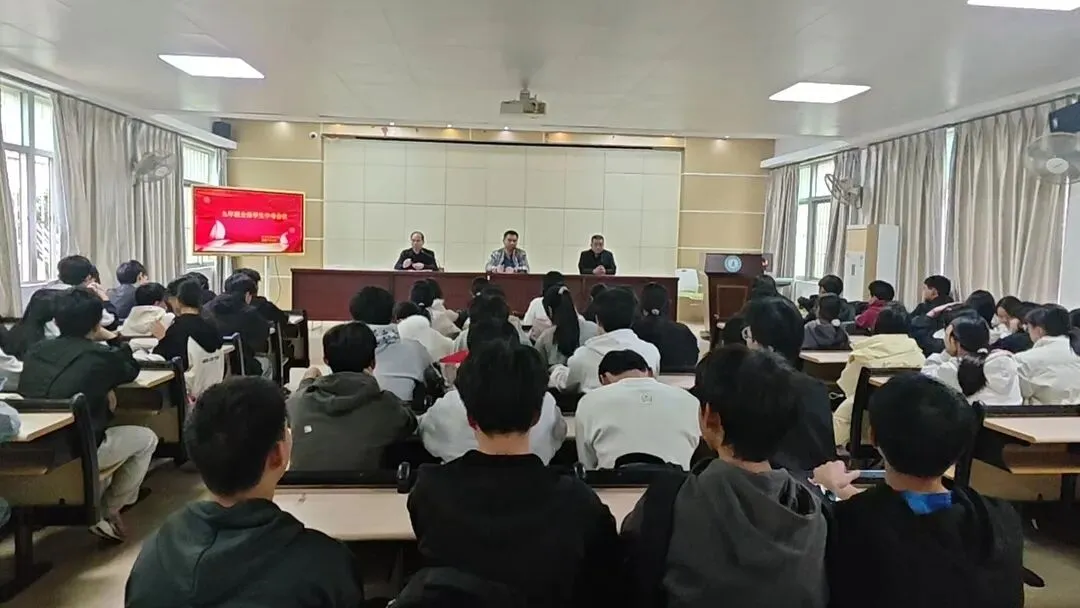 中考会议|热血青春,决战中考——惠来县寄陇学校召开九年级全体学生会议 第16张