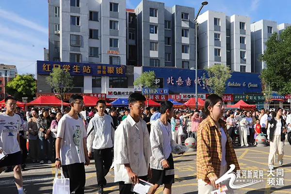 梦想启航,青春飞扬:大同市2025年中考顺利开考 第5张