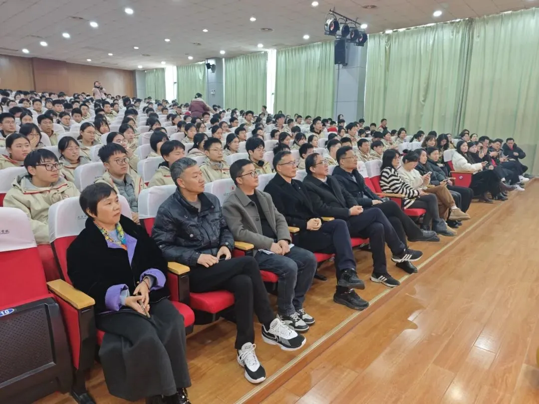 凝心聚力战百日,笃行不怠迎中考——北师大南湖附校中考百日誓师大会 第7张