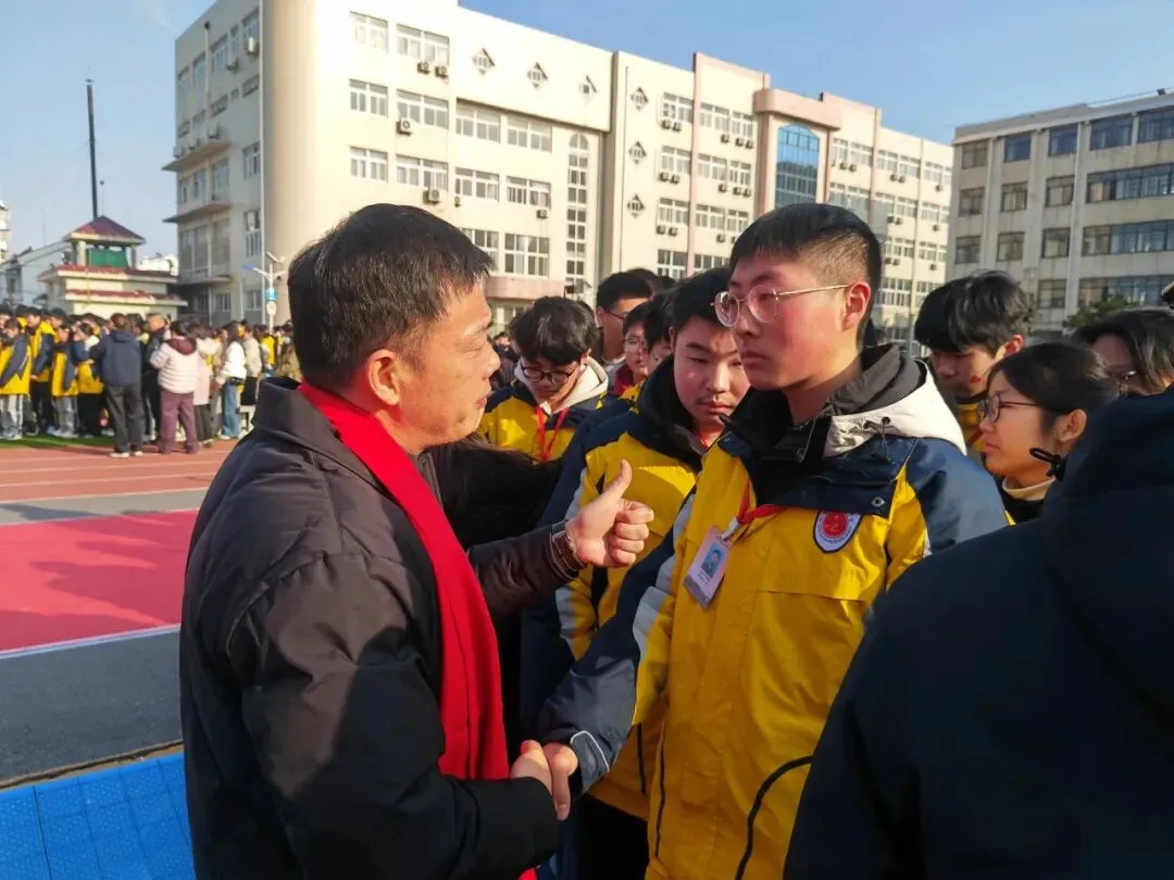 冲刺中考 | 笃行致远·成就未来——红中南校区2026年中考百日誓师大会隆重举行 第21张 冲刺中考 | 笃行致远·成就未来——红中南校区2026年中考百日誓师大会隆重举行 第21张