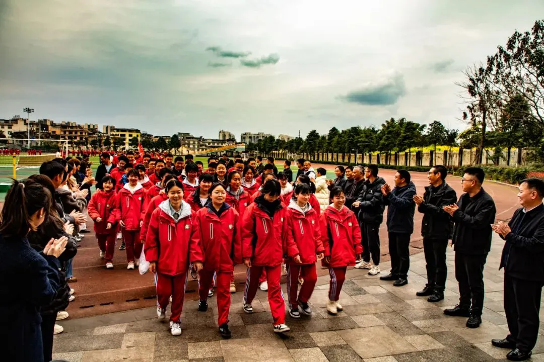 百日冲刺赴征程,笃行奋进战中考——四川省名山中学(蒙山校区)举行冲刺动员大会 第19张