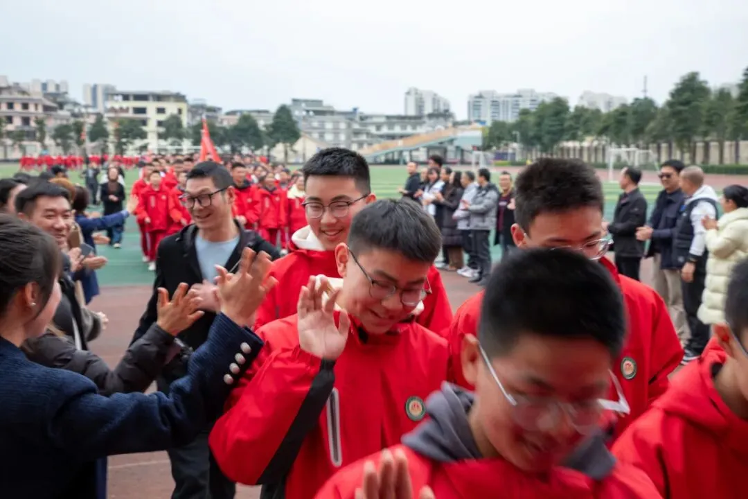 百日冲刺赴征程,笃行奋进战中考——四川省名山中学(蒙山校区)举行冲刺动员大会 第21张