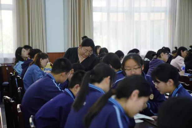 整合教学研策略 技术赋能备中考 ——记安阳市初中语文中考复习备考研讨会 第4张