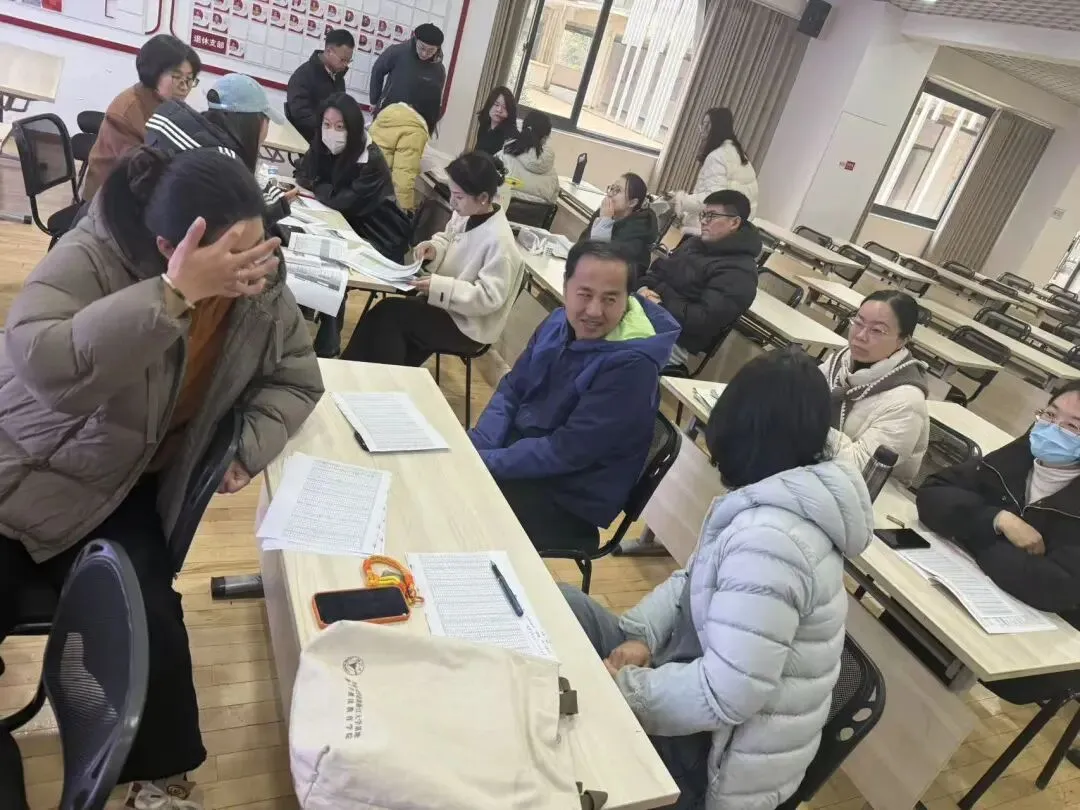 凝心聚力备中考 砥砺前行创辉煌——九年级全体教师会议顺利召开 第5张