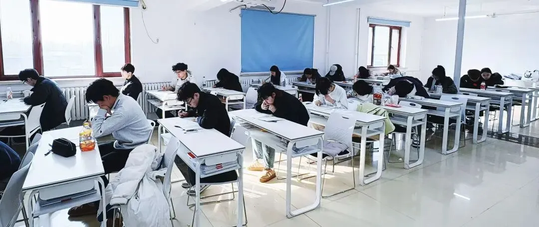 众诚教育 2026 届第一次模拟考试 第4张