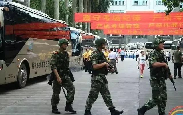 押运高考试卷81、95荷枪实弹!怎么押运人民币只有霰弹枪?|轻武专栏 第4张