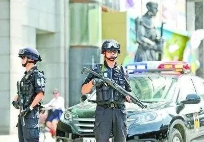 押运高考试卷81、95荷枪实弹!怎么押运人民币只有霰弹枪?|轻武专栏 第8张