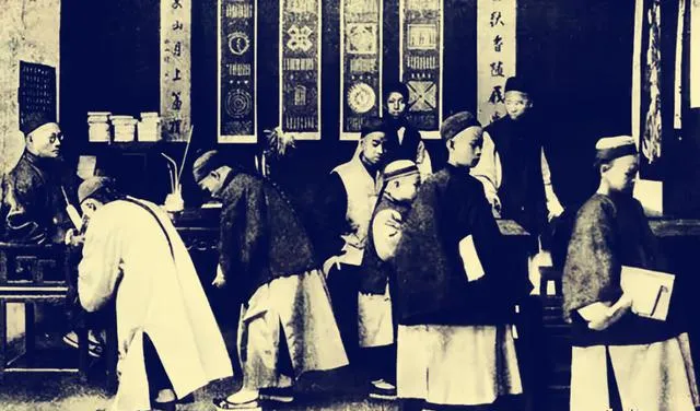 贫苦举子骆成骧,在殿试卷上写下八字,皇帝落泪:状元就是他 第2张