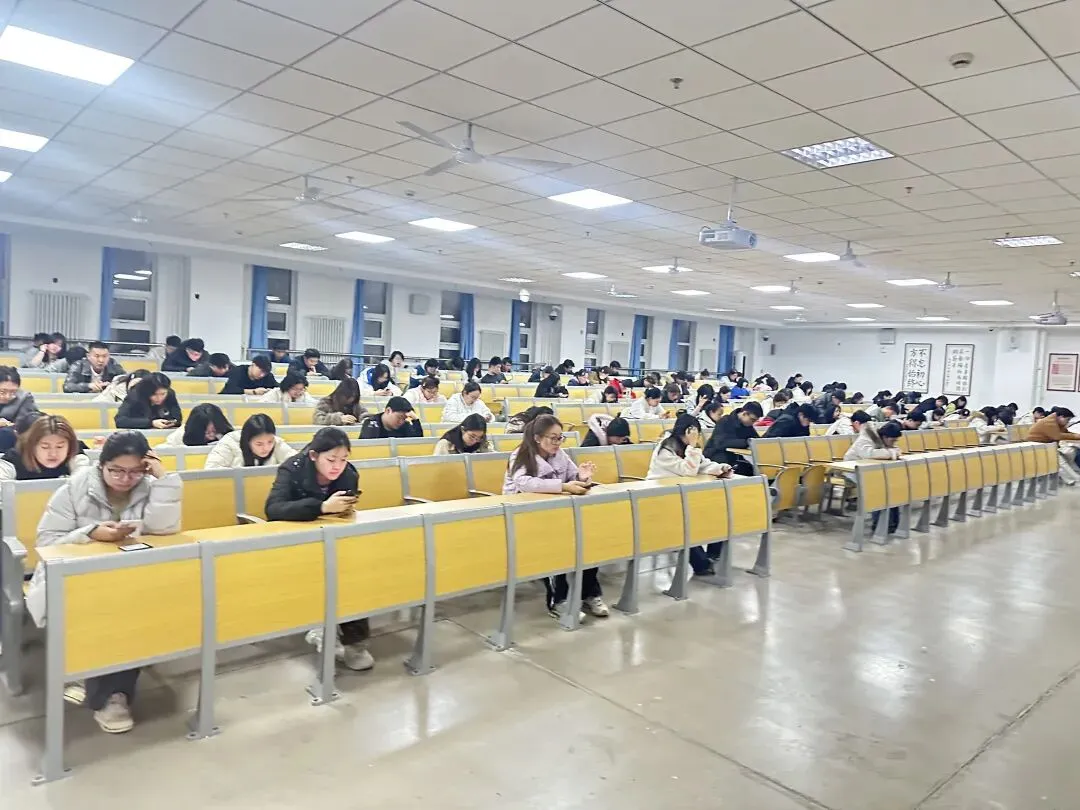 教学部顺利完成水平测试第一轮模拟考试 第8张