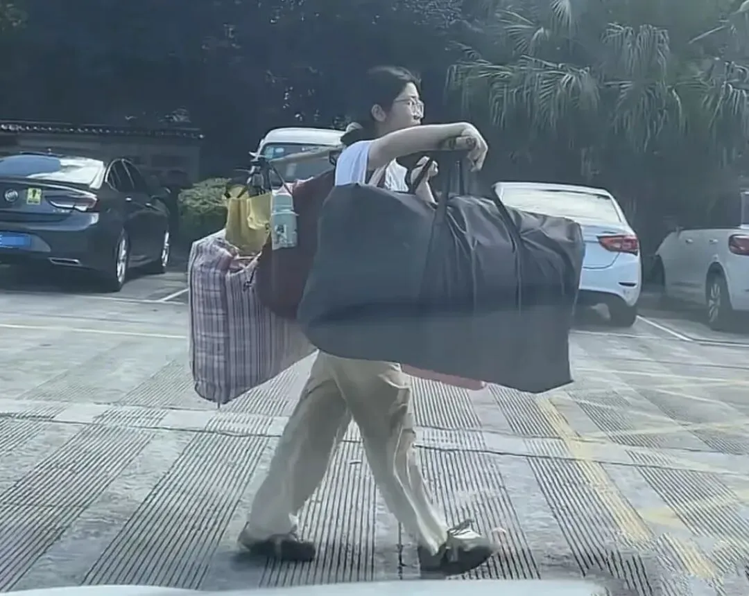 中考作文|社会热点素材“扁担女孩刘燕”+一材多用+优秀范文 第1张