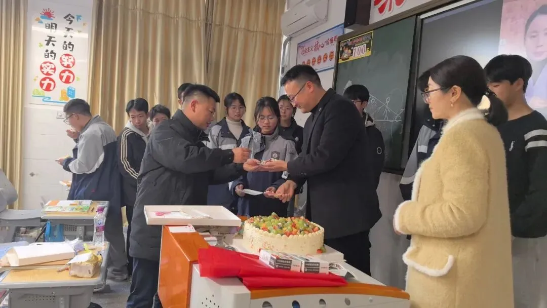 百日砺剑决胜中考 表扬奋进逐梦前行——宣恩县文澜实验学校百日誓师暨开学表扬大会圆满举行 第57张