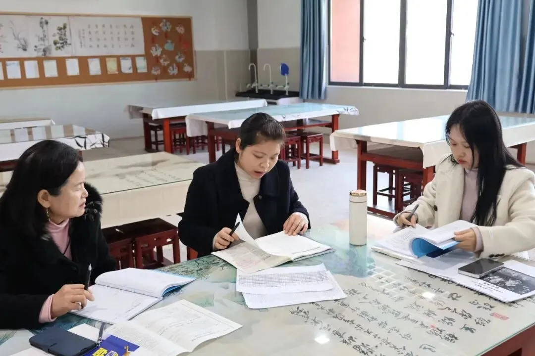 精准把脉明方向 实干笃行备中考——国瑞中学召开中考备考推进会 第14张