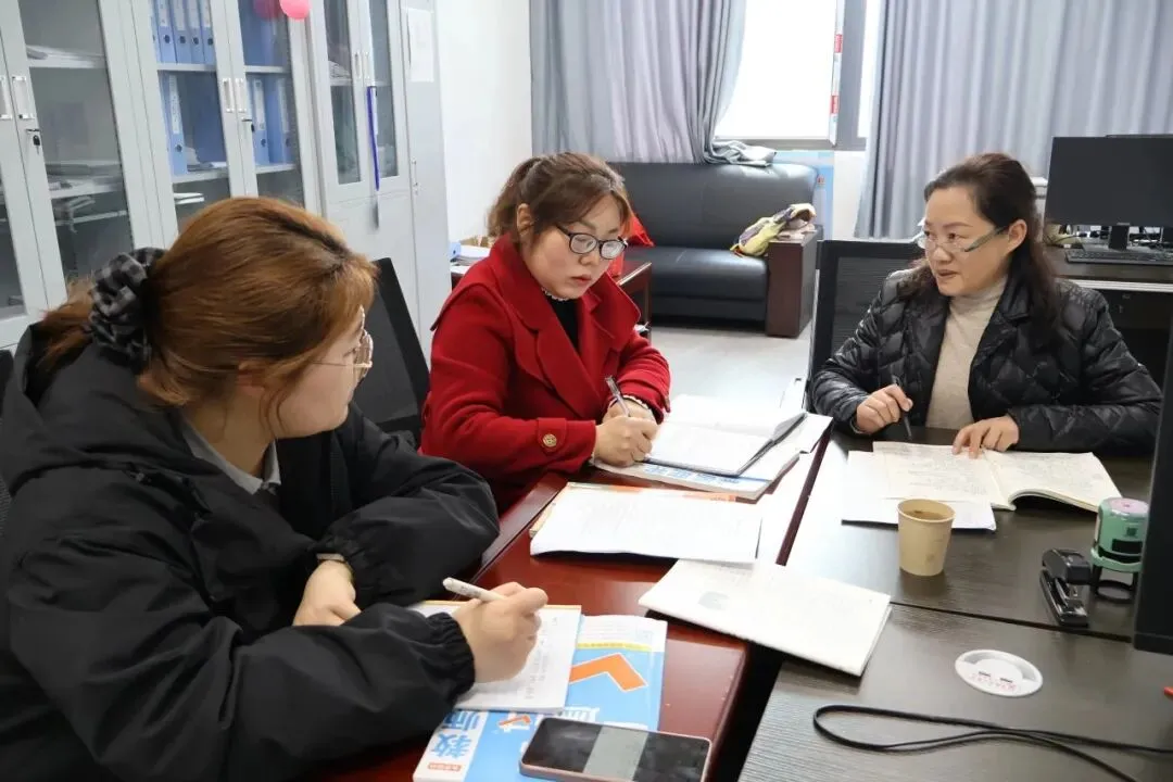 精准把脉明方向 实干笃行备中考——国瑞中学召开中考备考推进会 第15张