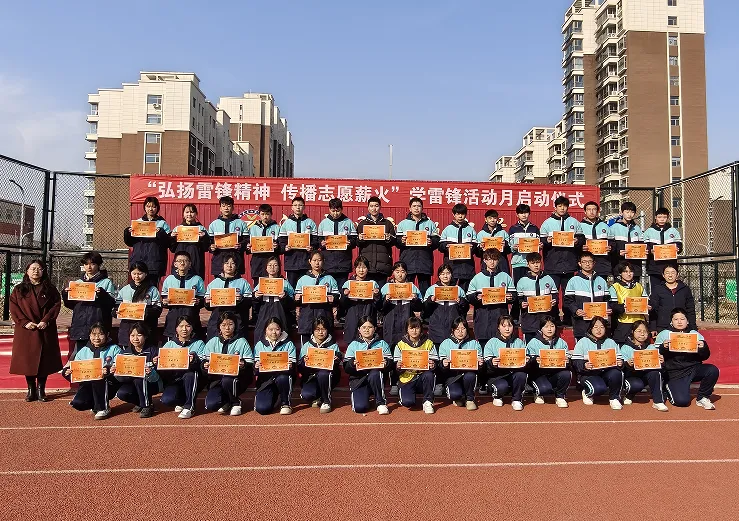 以榜样为炬,赴中考之约 ——涿鹿县初级中学九年级优秀学子表彰纪实 第17张