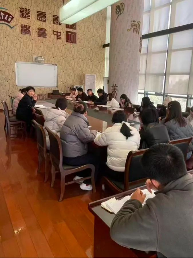 精准指导明方向 深耕细研备中考——区初中语文教研员陈红老师莅临我校调研指导 第22张