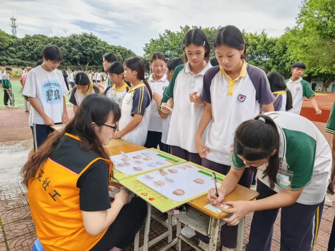 中考加油!镇团委开展“12355,为青春护航”中考减压行动 第12张