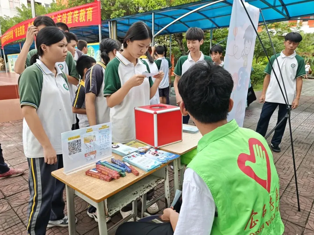 中考加油!镇团委开展“12355,为青春护航”中考减压行动 第13张