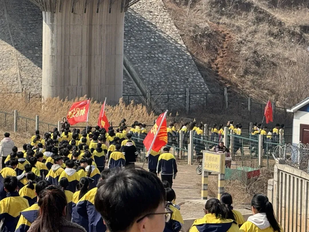 润心赋能砺心志 逐梦中考赴新程 | 上党区南董学校 “疏压赋能” 主题活动圆满举行 第5张