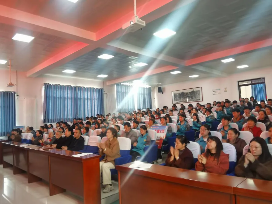 燃情百日誓师 逐梦六月中考——铜川市第三中学2026届中考百日誓师大会圆满举行 第12张