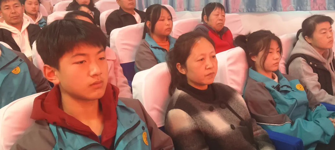 燃情百日誓师 逐梦六月中考——铜川市第三中学2026届中考百日誓师大会圆满举行 第17张