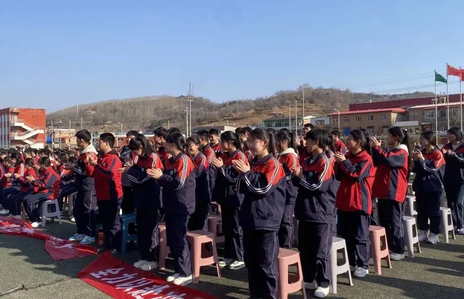 【校园快讯】乘风破浪 决胜中考--交口二中九年级百日誓师大会邀你共赴奋进之约 第35张