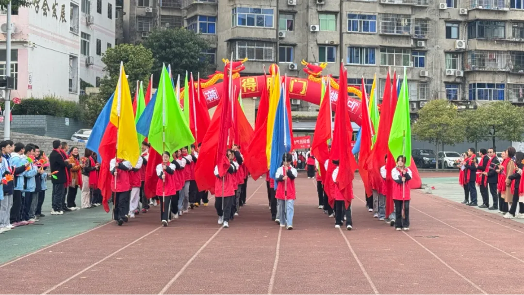 燃情誓师 逐梦中考——振兴初中举行2023级中考冲刺誓师大会 第14张