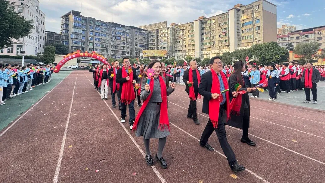 燃情誓师 逐梦中考——振兴初中举行2023级中考冲刺誓师大会 第27张