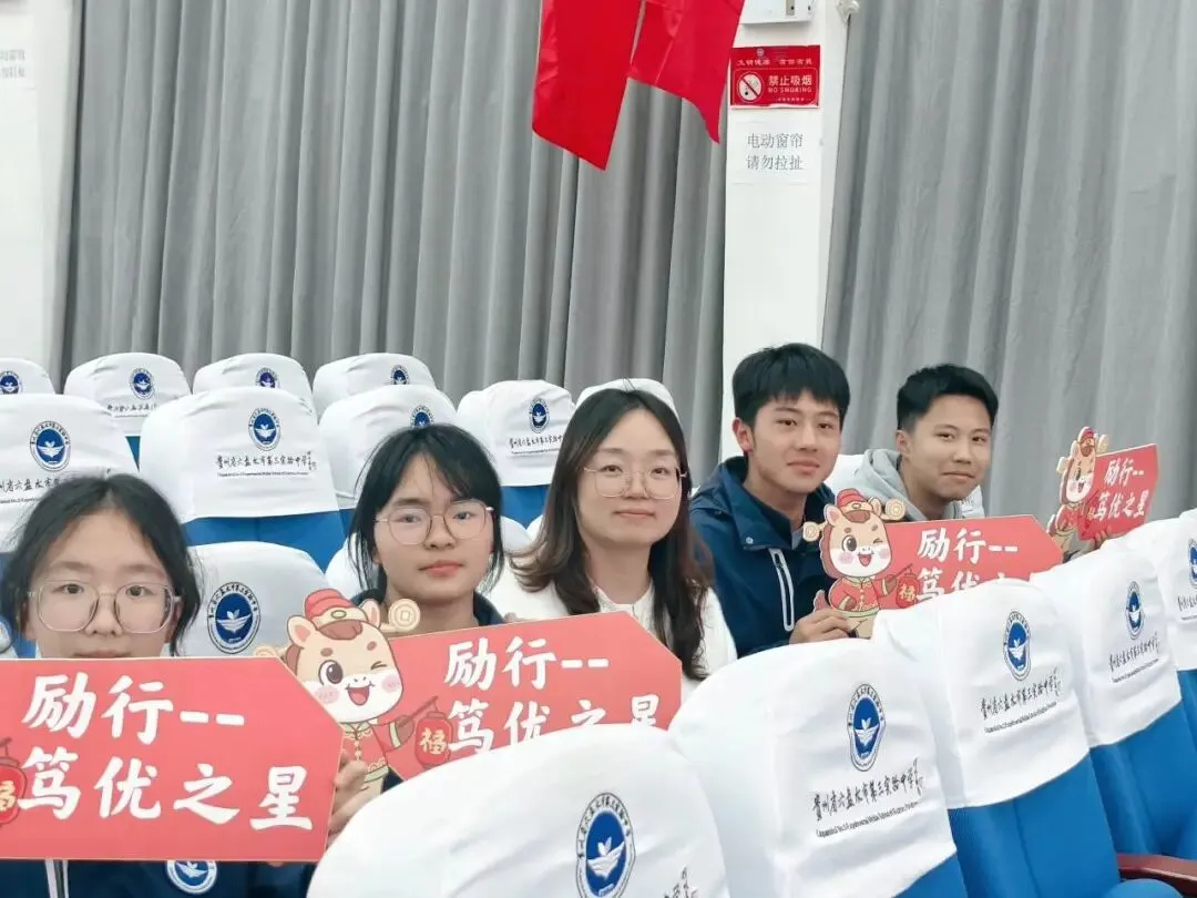 中考护航践初心,良师领航育新苗||匡翠屏老师:深耕课堂,点亮梦想,语伴成长 第7张