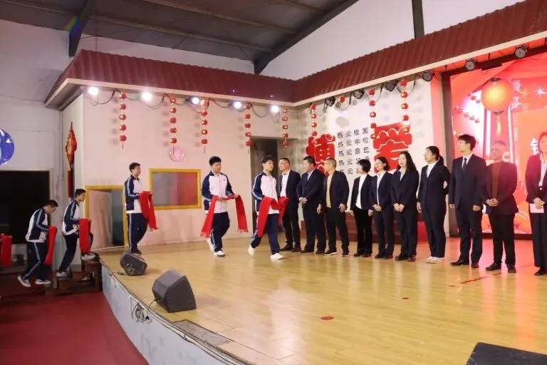 百日誓师砺锋芒 逐梦中考启新程——山立学校 2026 届九年级决战百日冲刺誓师大会 第18张