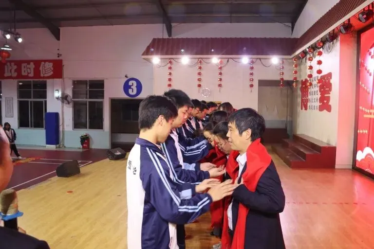 百日誓师砺锋芒 逐梦中考启新程——山立学校 2026 届九年级决战百日冲刺誓师大会 第19张