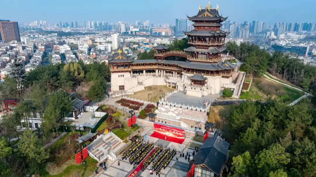 百日砺剑,一鸣惊人!鸡鸣山学校中考百日誓师大会在鸡鸣阁圆满举行 第22张