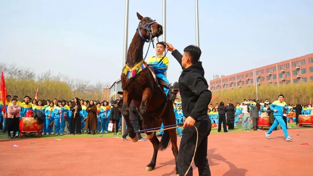 开战!英华少年策马燃百日,踏风而上,中考必胜! 第131张