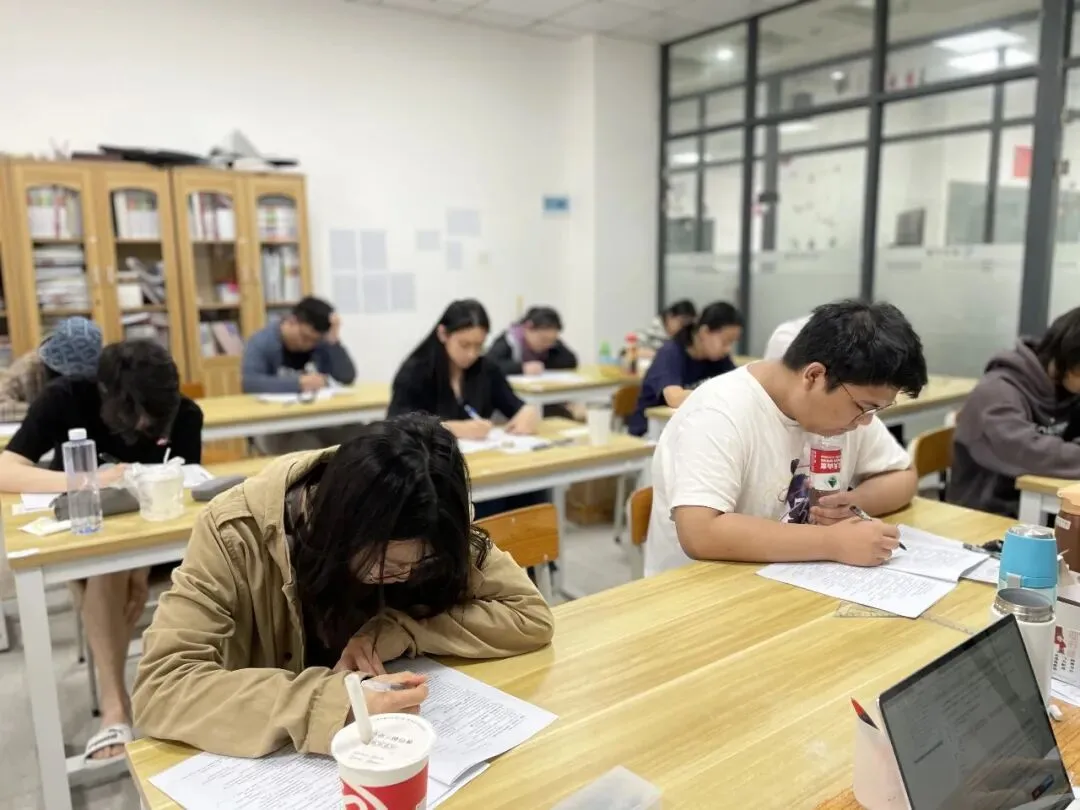 深联2021届第一次模拟考试进行中 第5张