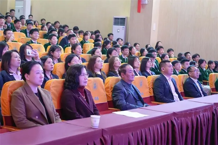 【新闻】同心筑梦百日 聚力决胜中考----我校2026届九年级中考百日誓师大会圆满举行 第21张