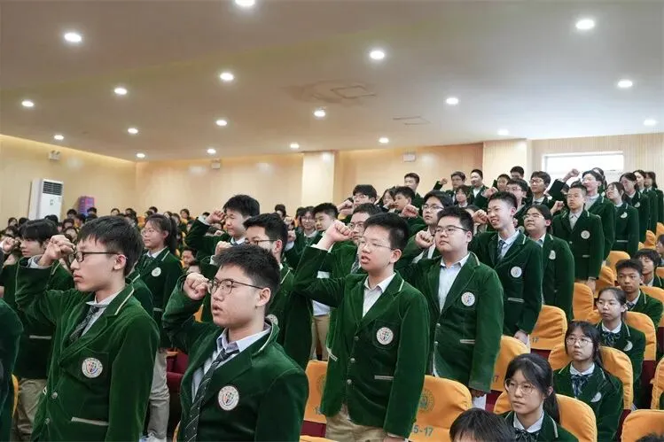 【新闻】同心筑梦百日 聚力决胜中考----我校2026届九年级中考百日誓师大会圆满举行 第34张