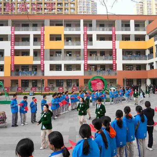 【新闻】同心筑梦百日 聚力决胜中考----我校2026届九年级中考百日誓师大会圆满举行 第44张