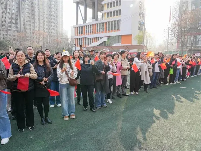 【新闻】同心筑梦百日 聚力决胜中考----我校2026届九年级中考百日誓师大会圆满举行 第45张