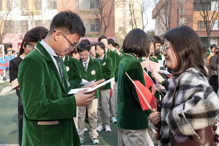 【新闻】同心筑梦百日 聚力决胜中考----我校2026届九年级中考百日誓师大会圆满举行 第52张