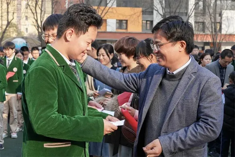 【新闻】同心筑梦百日 聚力决胜中考----我校2026届九年级中考百日誓师大会圆满举行 第53张