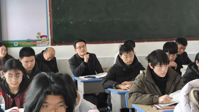 精准调研明方向 凝心聚力备中考——石首市九年级教学调研走进高陵中学 第2张