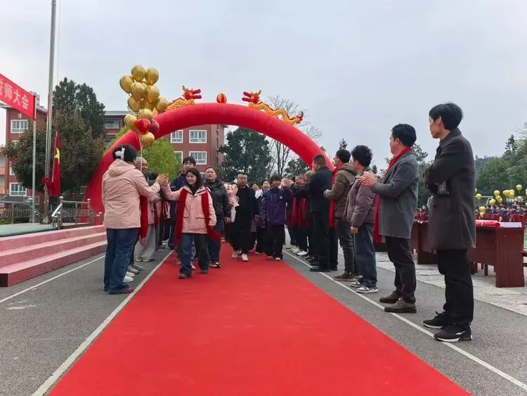 百日誓师燃斗志 壮志凌云战中考 第11张