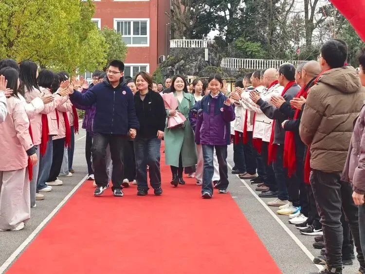 百日誓师燃斗志 壮志凌云战中考 第15张