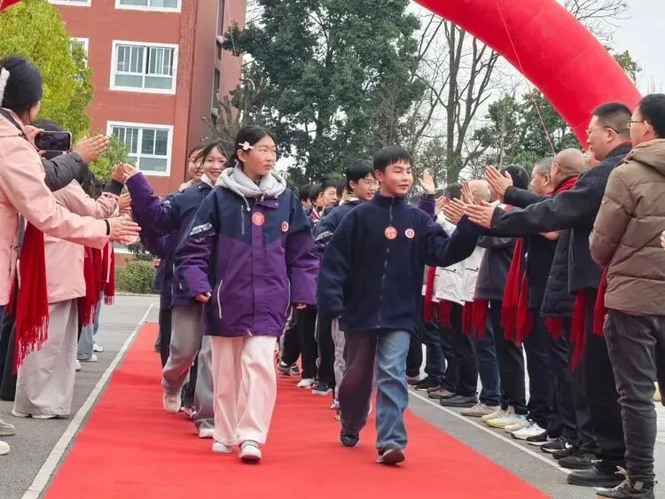 百日誓师燃斗志 壮志凌云战中考 第16张